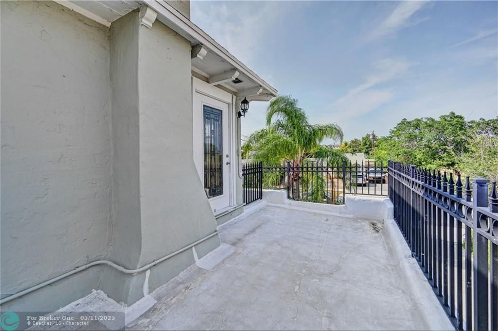 For Rent: $899,999 (0 beds, 0 baths, 2111 Square Feet)