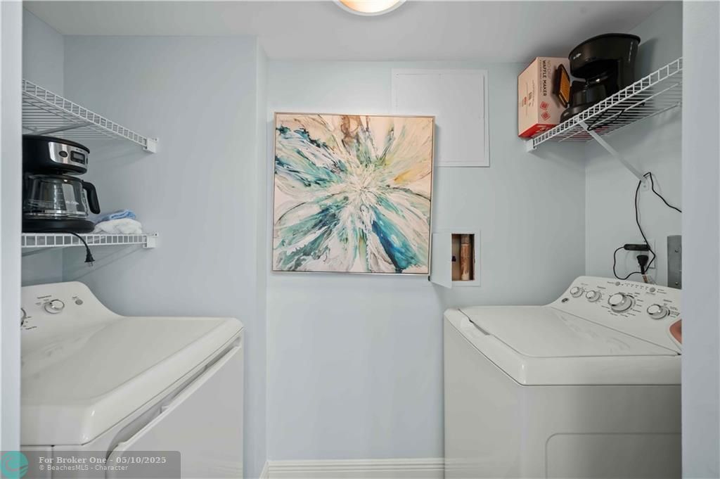 For Rent: $3,500 (1 beds, 2 baths, 1190 Square Feet)
