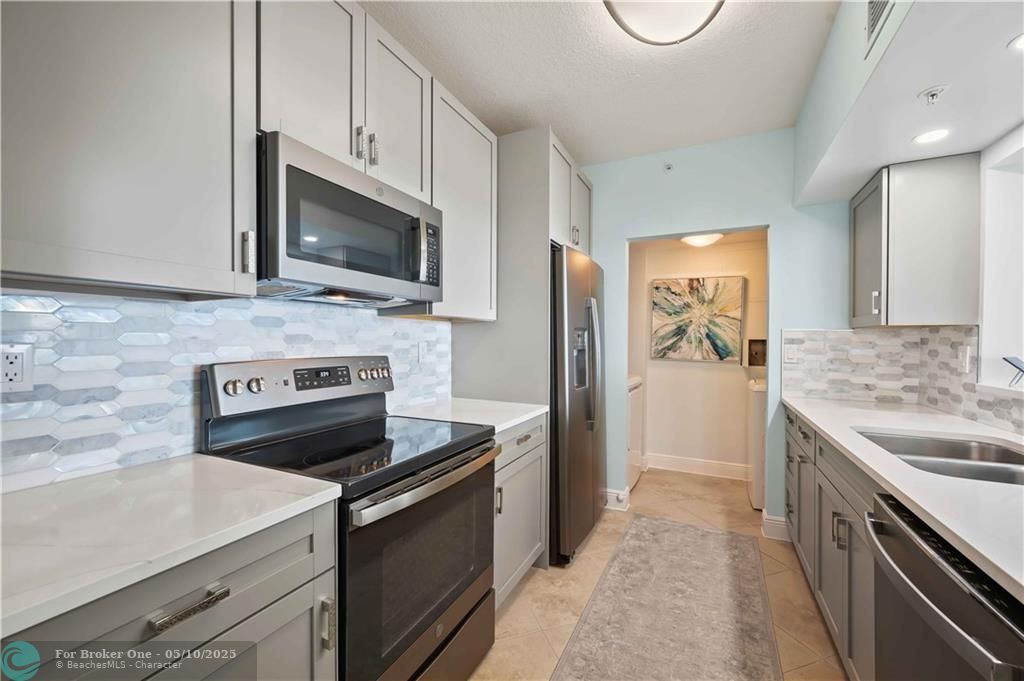 For Rent: $3,500 (1 beds, 2 baths, 1190 Square Feet)