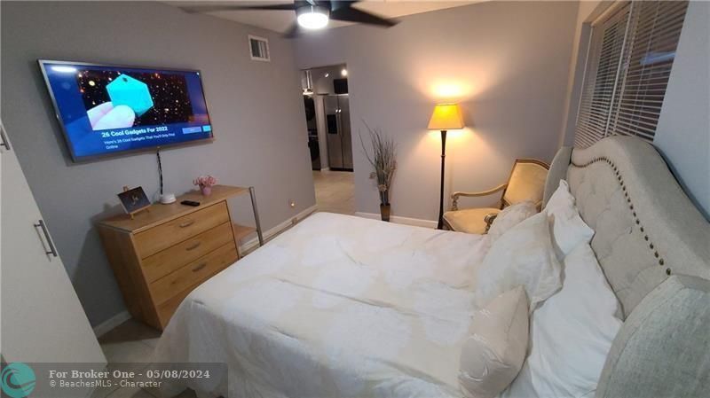 For Rent: $2,900 (2 beds, 1 baths, 1000 Square Feet)