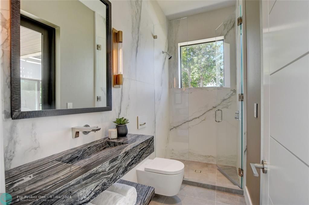 Недавно арендовано: $16,500 (4 спален, 5 ванн, 4438 Квадратных фут)