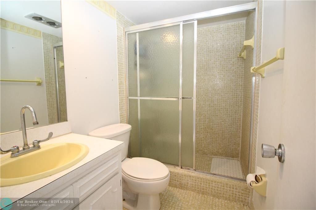最近售出: $240,000 (2 贝兹, 2 浴室, 1150 平方英尺)