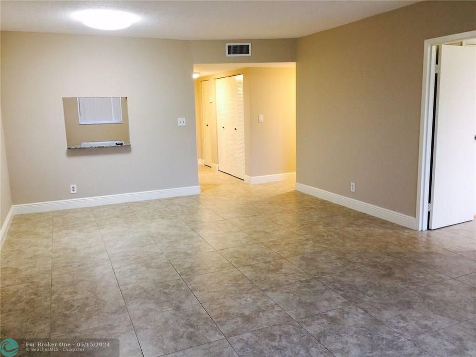 Recently Rented: $1,950 (2 beds, 2 baths, 1180 Square Feet)