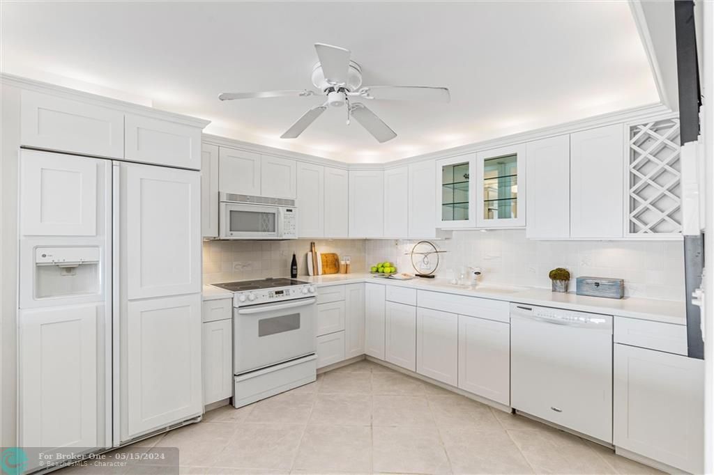 Recently Sold: $1,350,000 (2 beds, 2 baths, 1498 Square Feet)