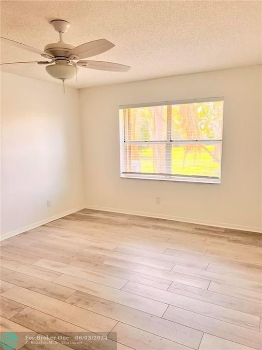For Sale: $417,900 (2 beds, 2 baths, 1288 Square Feet)