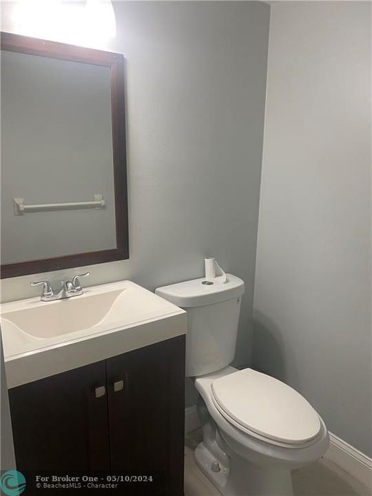 Active With Contract: $1,600 (1 beds, 1 baths, 783 Square Feet)