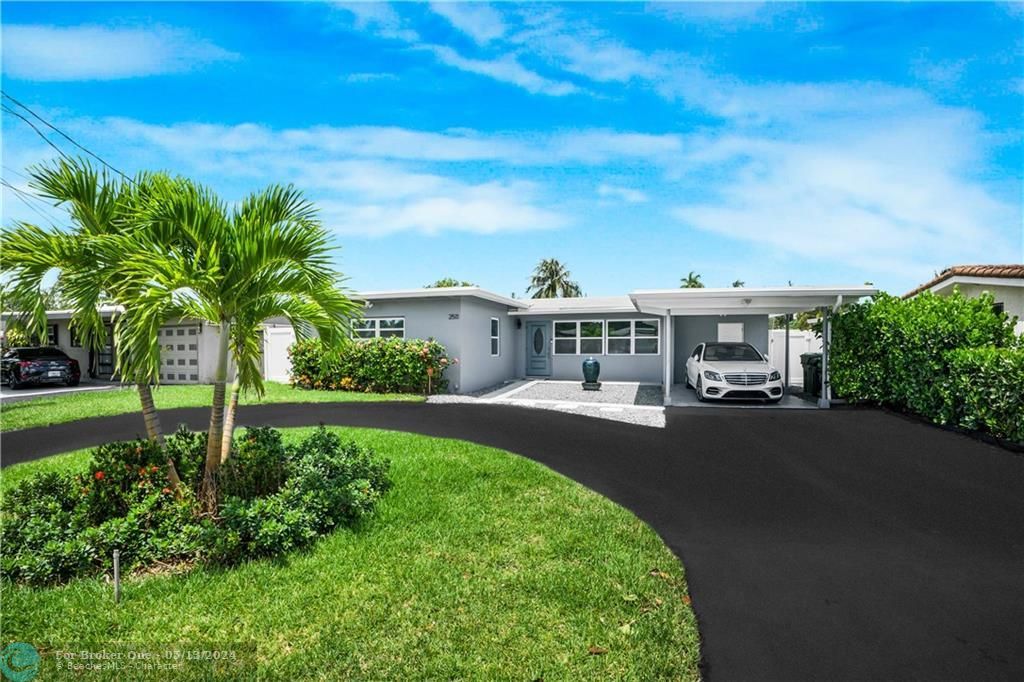 Recently Sold: $895,000 (3 beds, 2 baths, 1429 Square Feet)