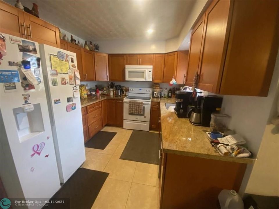 Recently Sold: $389,000 (2 beds, 2 baths, 1406 Square Feet)