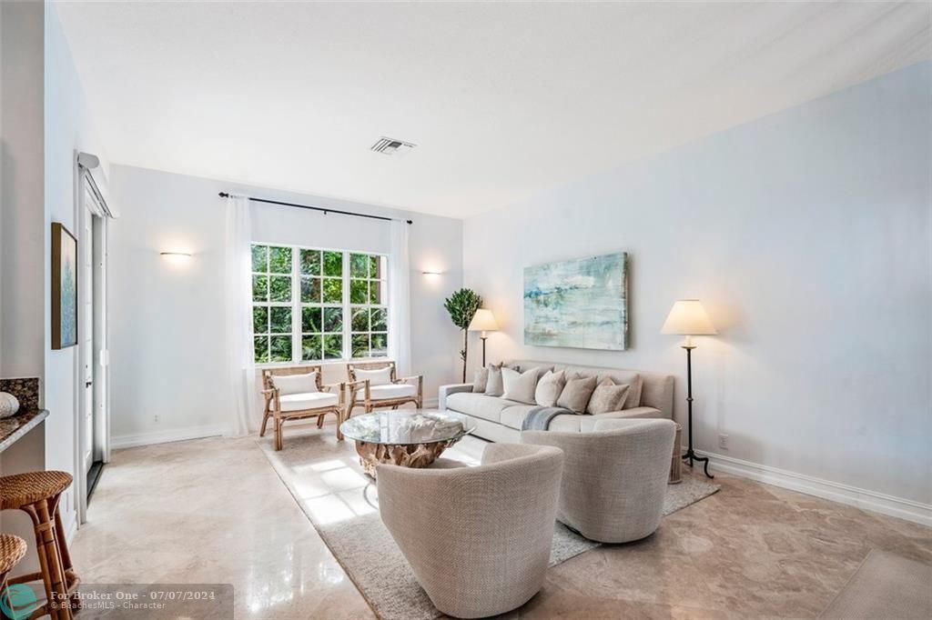 Recently Sold: $2,300,000 (3 beds, 2 baths, 2458 Square Feet)