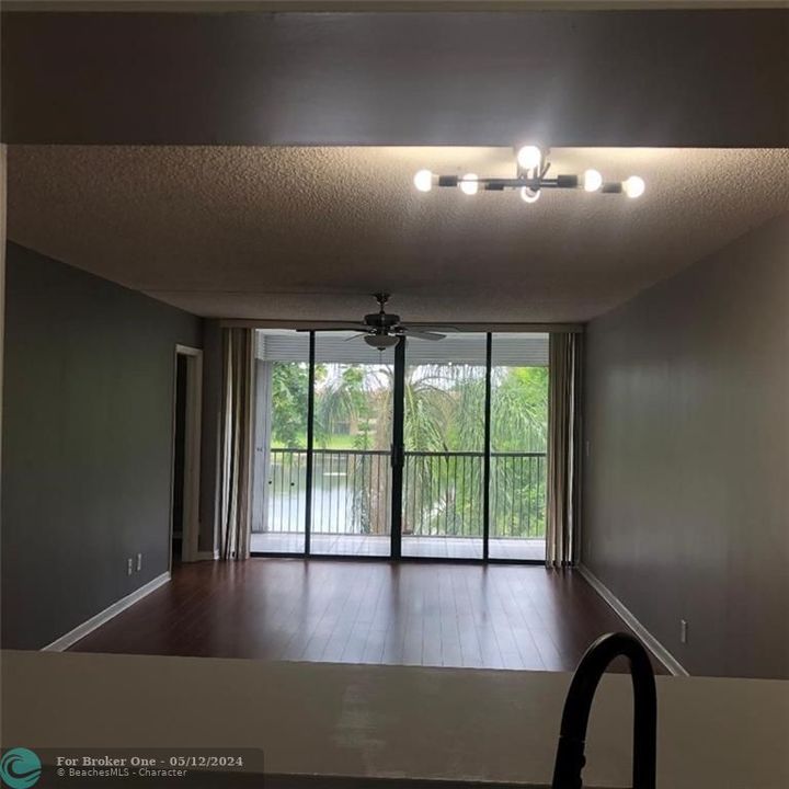 Recently Rented: $1,850 (2 beds, 2 baths, 990 Square Feet)
