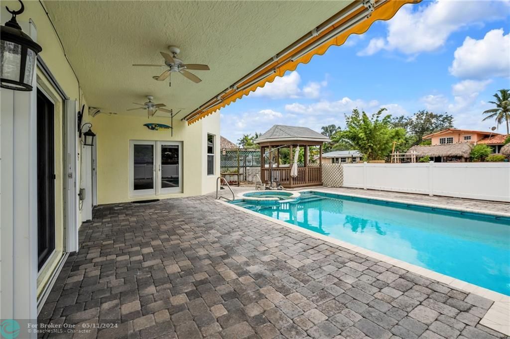 Recently Sold: $1,350,000 (3 beds, 2 baths, 2084 Square Feet)