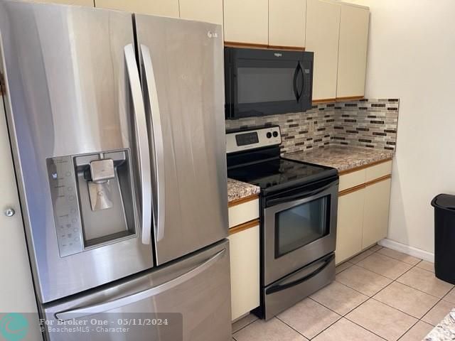 Recently Rented: $2,850 (3 beds, 2 baths, 1628 Square Feet)