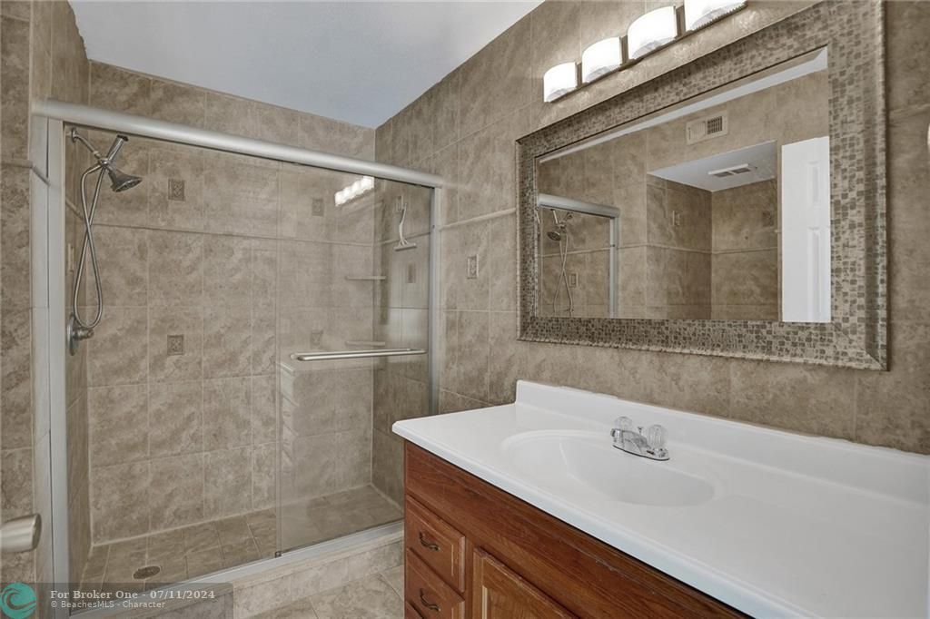 最近售出: $289,000 (2 贝兹, 2 浴室, 1256 平方英尺)