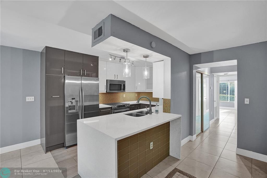 Recently Sold: $289,000 (2 beds, 2 baths, 1256 Square Feet)