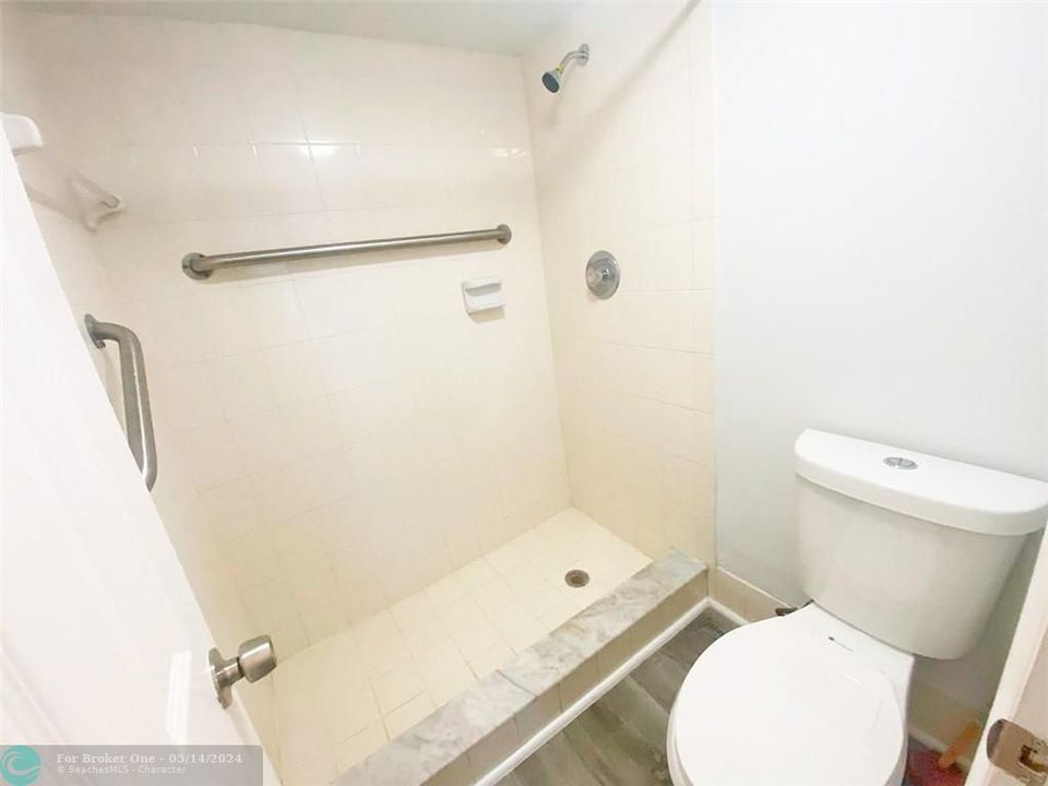 最近租的: $1,950 (2 贝兹, 2 浴室, 1081 平方英尺)