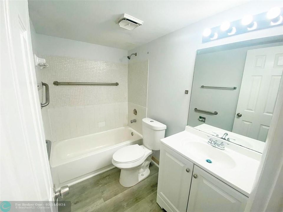 Недавно арендовано: $1,950 (2 спален, 2 ванн, 1081 Квадратных фут)