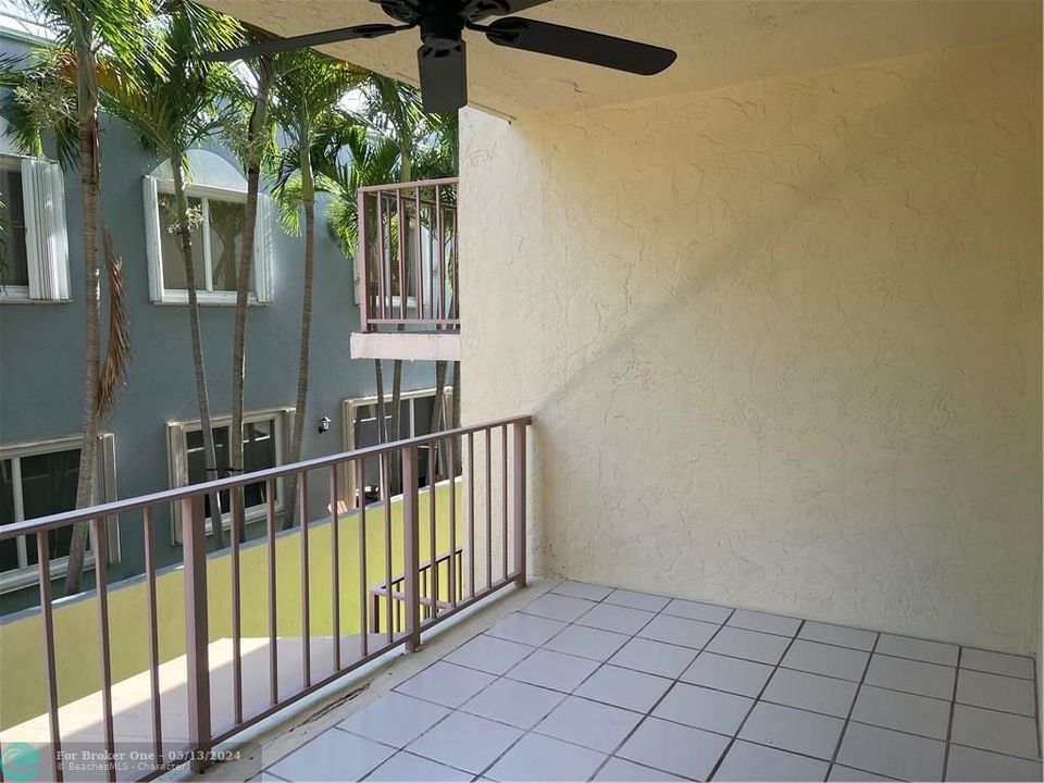 Recently Rented: $2,350 (2 beds, 2 baths, 1180 Square Feet)