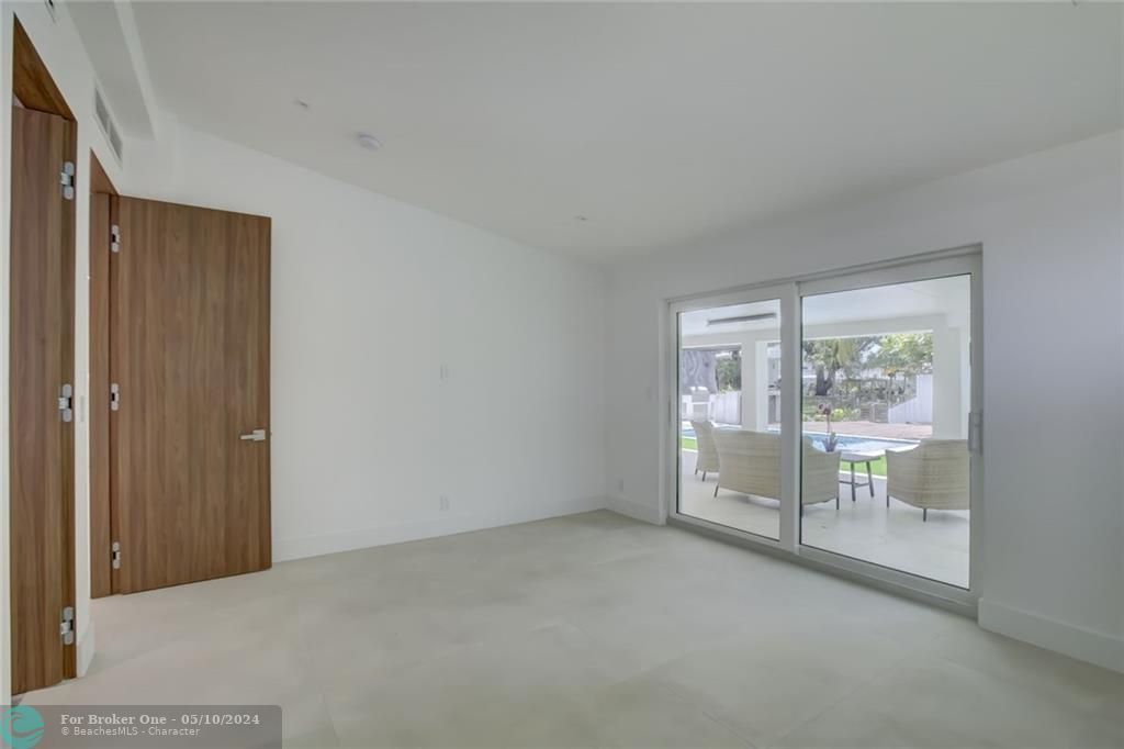 Recently Sold: $1,595,000 (3 beds, 2 baths, 2060 Square Feet)