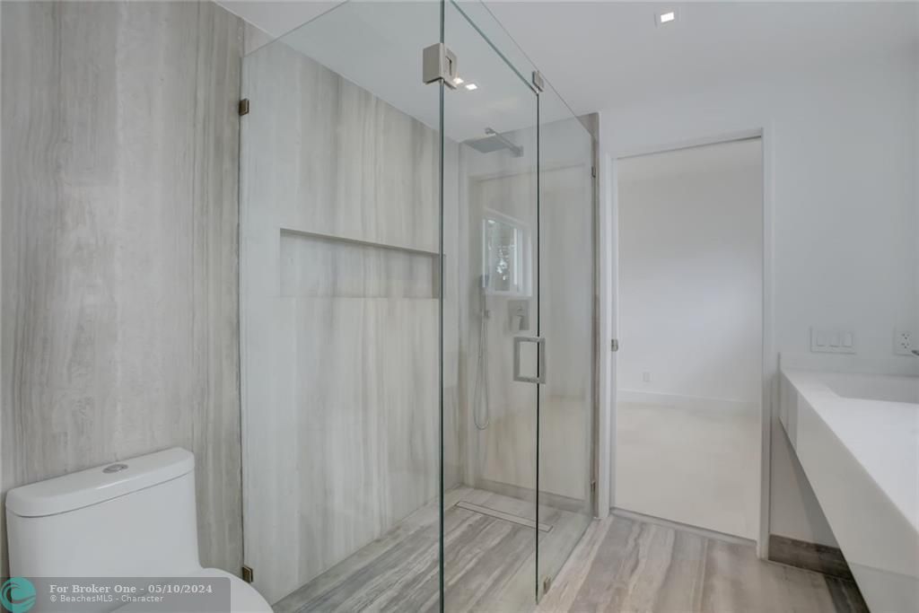 Recently Sold: $1,595,000 (3 beds, 2 baths, 2060 Square Feet)
