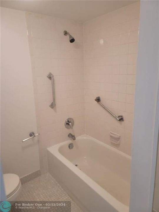 最近租的: $1,550 (1 贝兹, 1 浴室, 695 平方英尺)