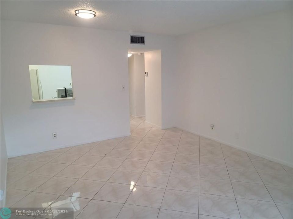 Recently Rented: $1,550 (1 beds, 1 baths, 695 Square Feet)