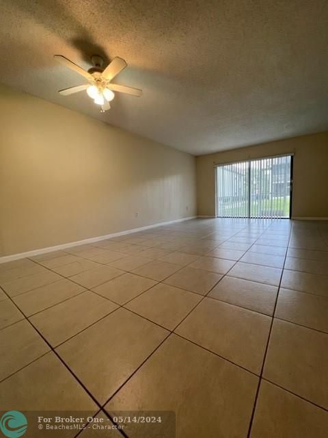 Recently Rented: $1,800 (2 beds, 2 baths, 1000 Square Feet)