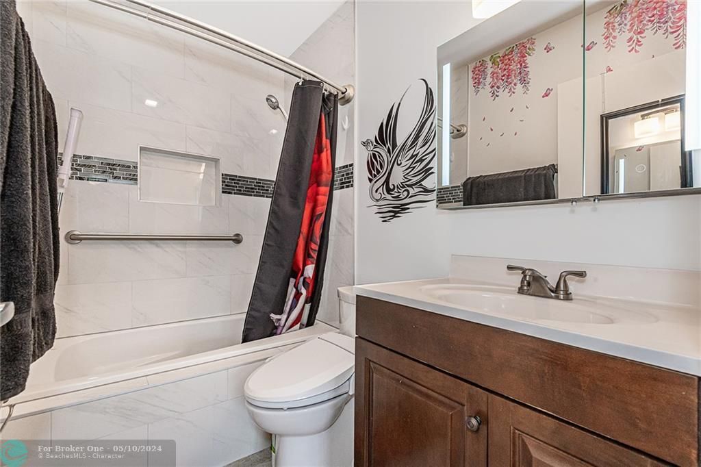 最近售出: $189,000 (2 贝兹, 2 浴室, 968 平方英尺)