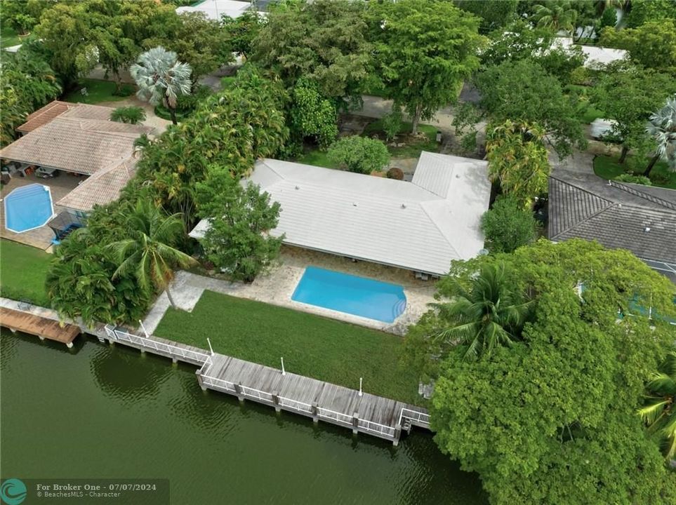 Recently Sold: $2,500,000 (4 beds, 3 baths, 3048 Square Feet)
