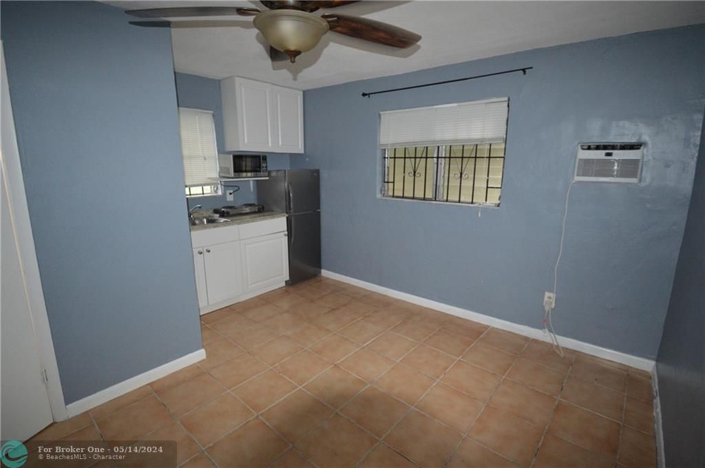 Recently Sold: $1,850 (2 beds, 1 baths, 750 Square Feet)