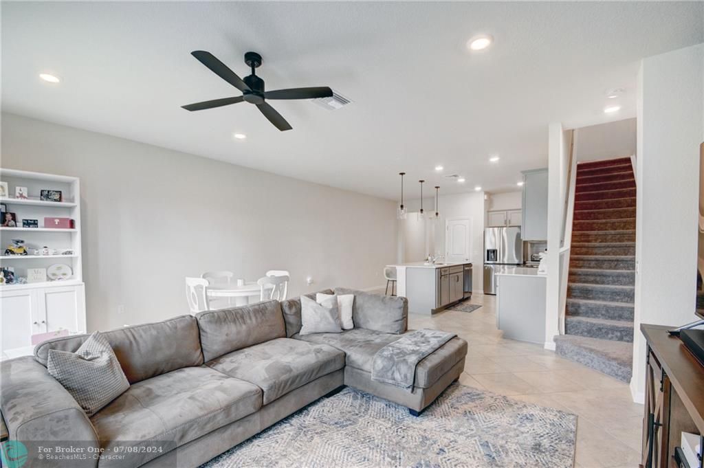 Recently Sold: $499,000 (3 beds, 2 baths, 1826 Square Feet)