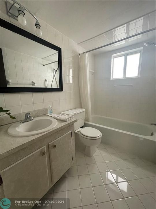 Недавно арендовано: $1,700 (1 спален, 1 ванн, 700 Квадратных фут)
