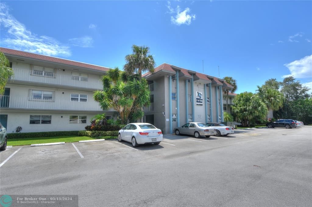 Recently Sold: $250,000 (2 beds, 2 baths, 975 Square Feet)
