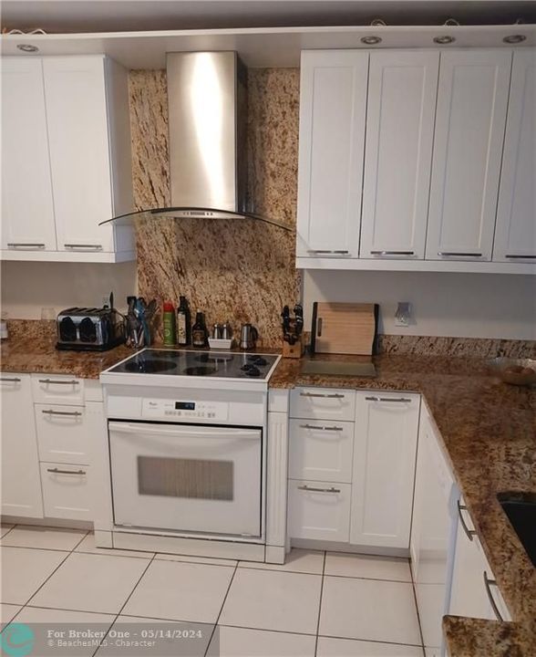Recently Rented: $2,250 (2 beds, 2 baths, 920 Square Feet)