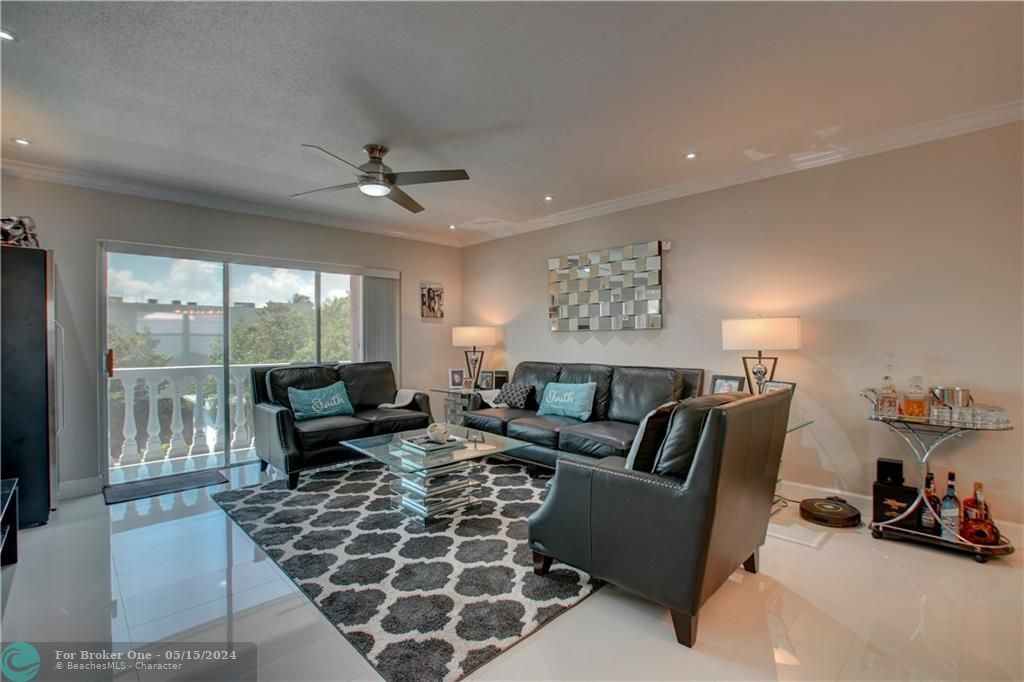 Recently Sold: $429,000 (2 beds, 2 baths, 1165 Square Feet)