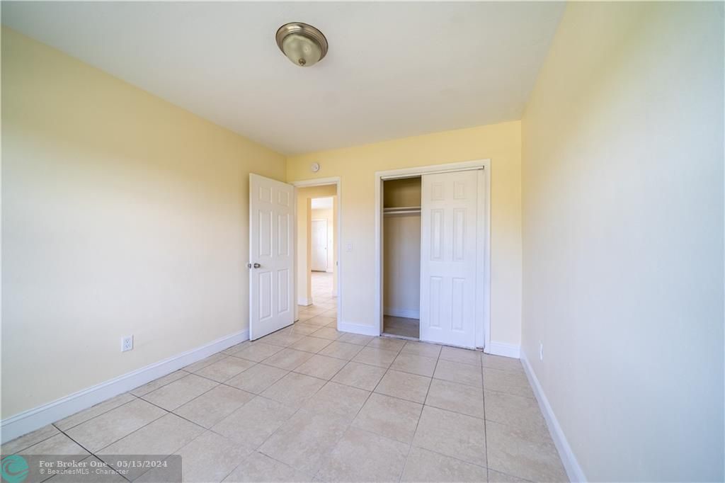 Recently Rented: $1,800 (2 beds, 1 baths, 725 Square Feet)