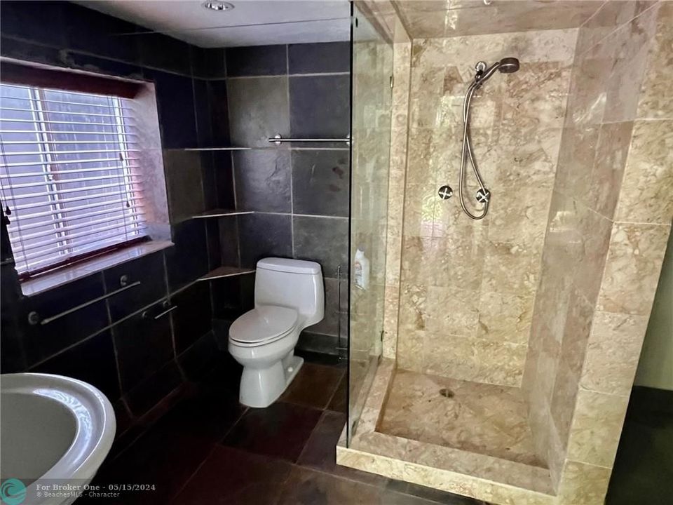最近租的: $3,800 (2 贝兹, 2 浴室, 1424 平方英尺)