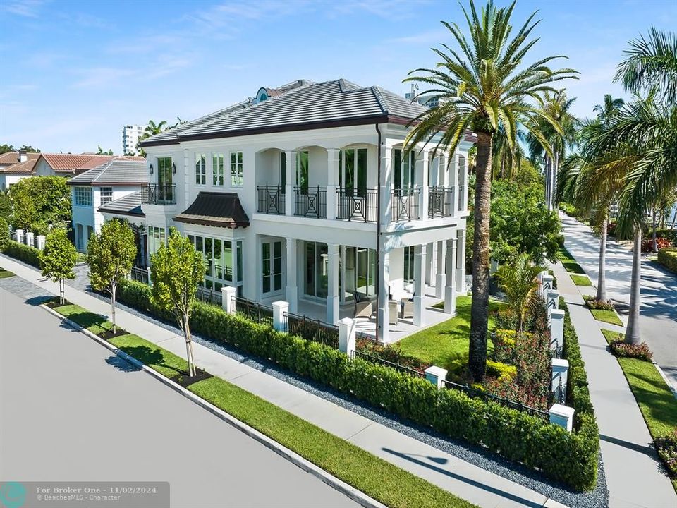 For Sale: $13,900,000 (7 beds, 7 baths, 6990 Square Feet)