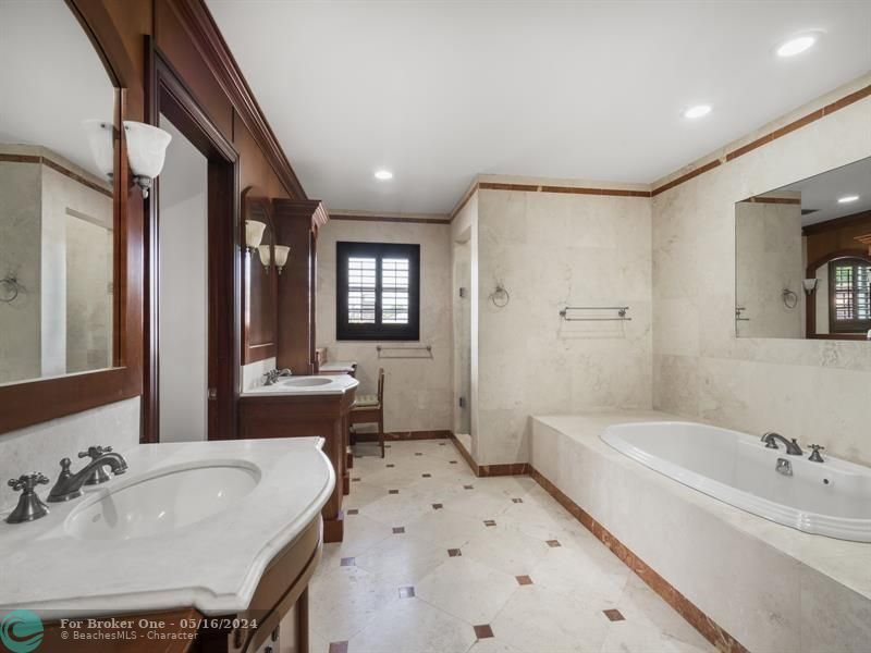 最近租的: $22,350 (5 贝兹, 6 浴室, 7500 平方英尺)