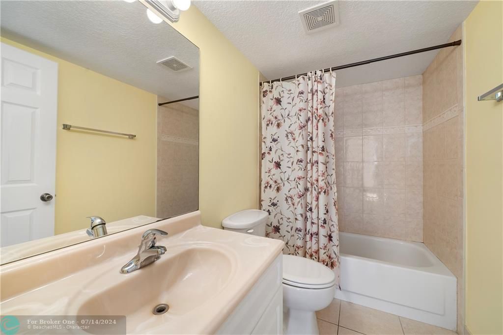 最近售出: $214,000 (2 贝兹, 2 浴室, 1134 平方英尺)