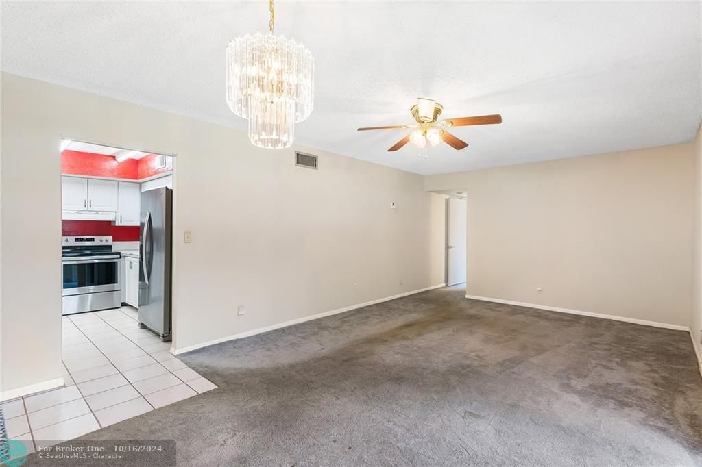 Active With Contract: $100,000 (1 beds, 1 baths, 738 Square Feet)