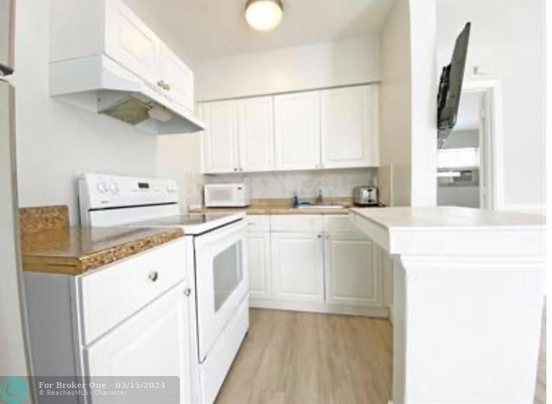 Recently Rented: $1,550 (1 beds, 1 baths, 550 Square Feet)