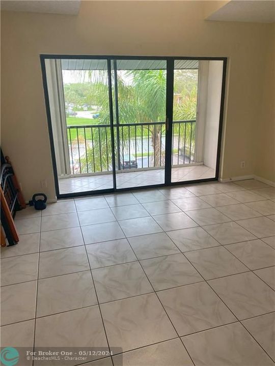 Recently Sold: $215,000 (2 beds, 2 baths, 1064 Square Feet)