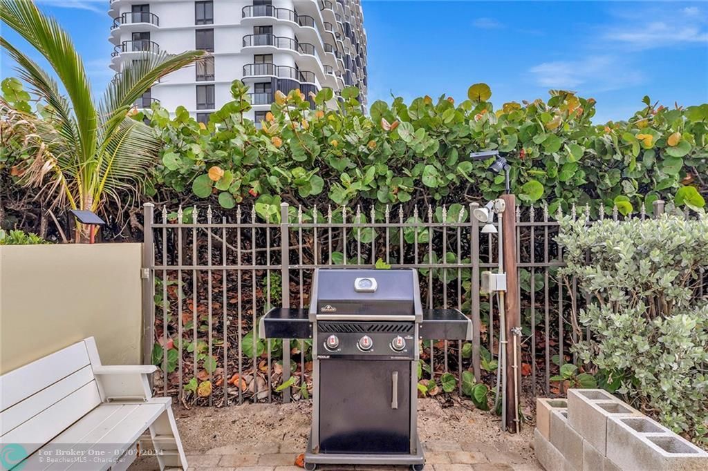 Recently Sold: $549,900 (1 beds, 1 baths, 732 Square Feet)