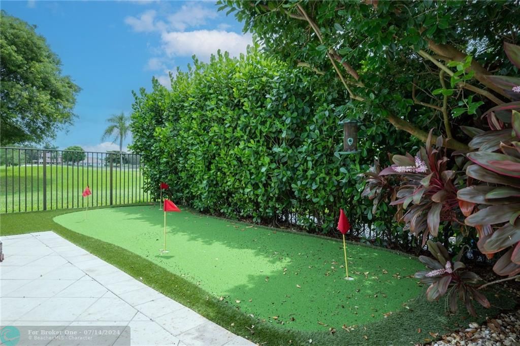 Recently Sold: $2,100,000 (5 beds, 4 baths, 4321 Square Feet)