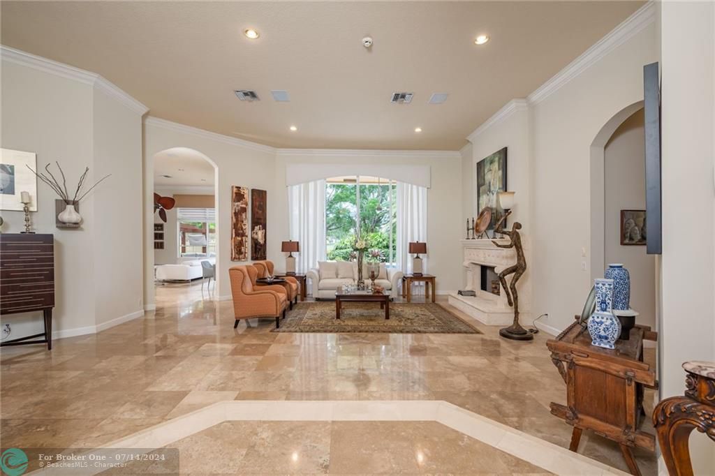Recently Sold: $2,100,000 (5 beds, 4 baths, 4321 Square Feet)