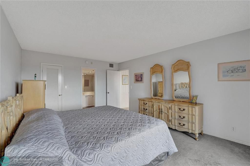 Recently Sold: $455,000 (2 beds, 2 baths, 1450 Square Feet)