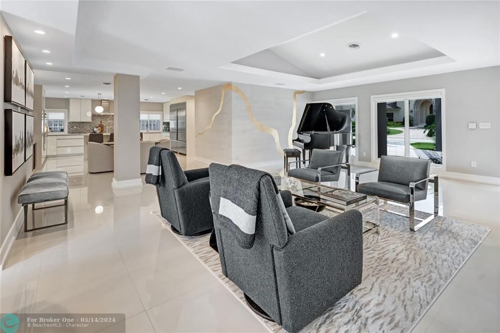 Recently Sold: $2,950,000 (3 beds, 3 baths, 3615 Square Feet)