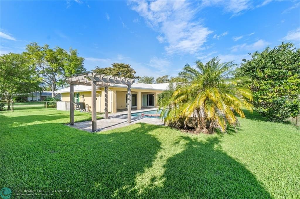 Recently Sold: $715,000 (4 beds, 2 baths, 2465 Square Feet)