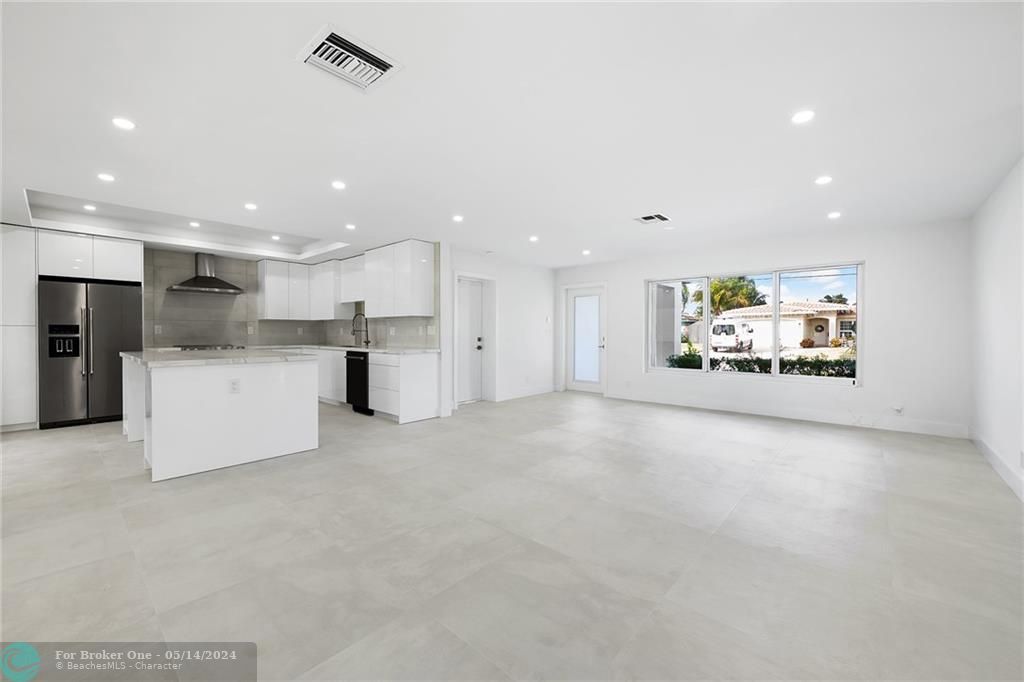 Recently Sold: $1,699,999 (4 beds, 2 baths, 2485 Square Feet)
