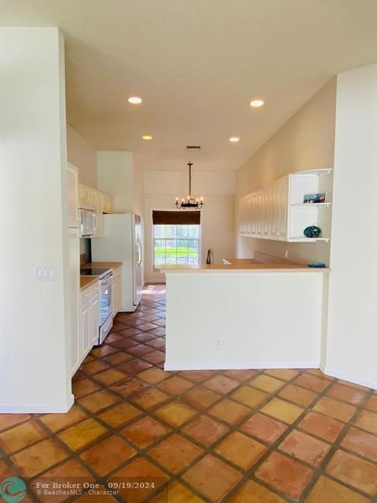 Active With Contract: $3,100 (3 beds, 2 baths, 1626 Square Feet)